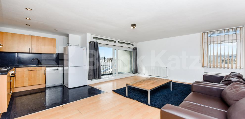 			NEW INSTRUCTION , 4 Bedroom, 1 bath, 1 reception Apartment			 Cedars Road, Clapham Common